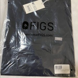 BNWT FIGS MEN LEON THREE POCKET SCRUB SMALL QUIET NAVY COLOR LIMITED EDITION